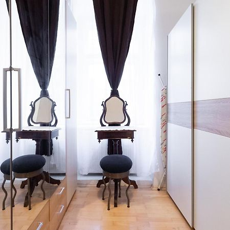 Central Garden Apartments Vienna Room photo